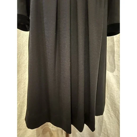 Sophisticated Black Skirt Set - Picture 5 of 16